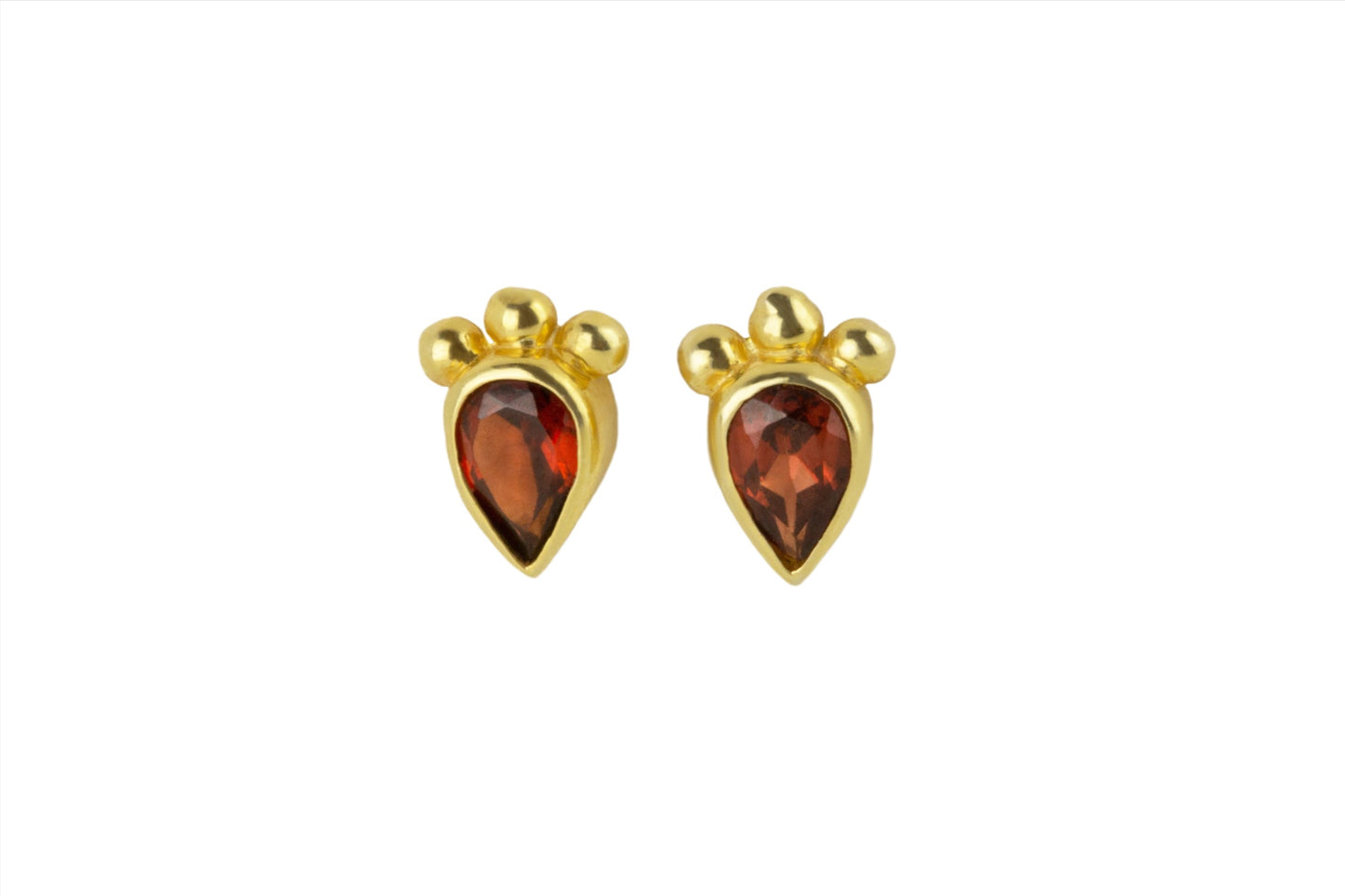 garnet studs earrings