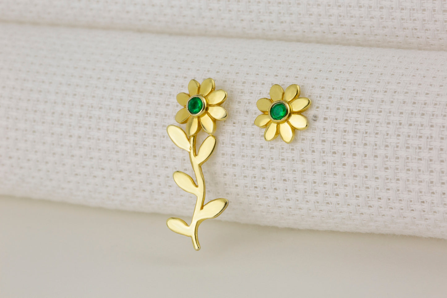 gold flower studs earrings
