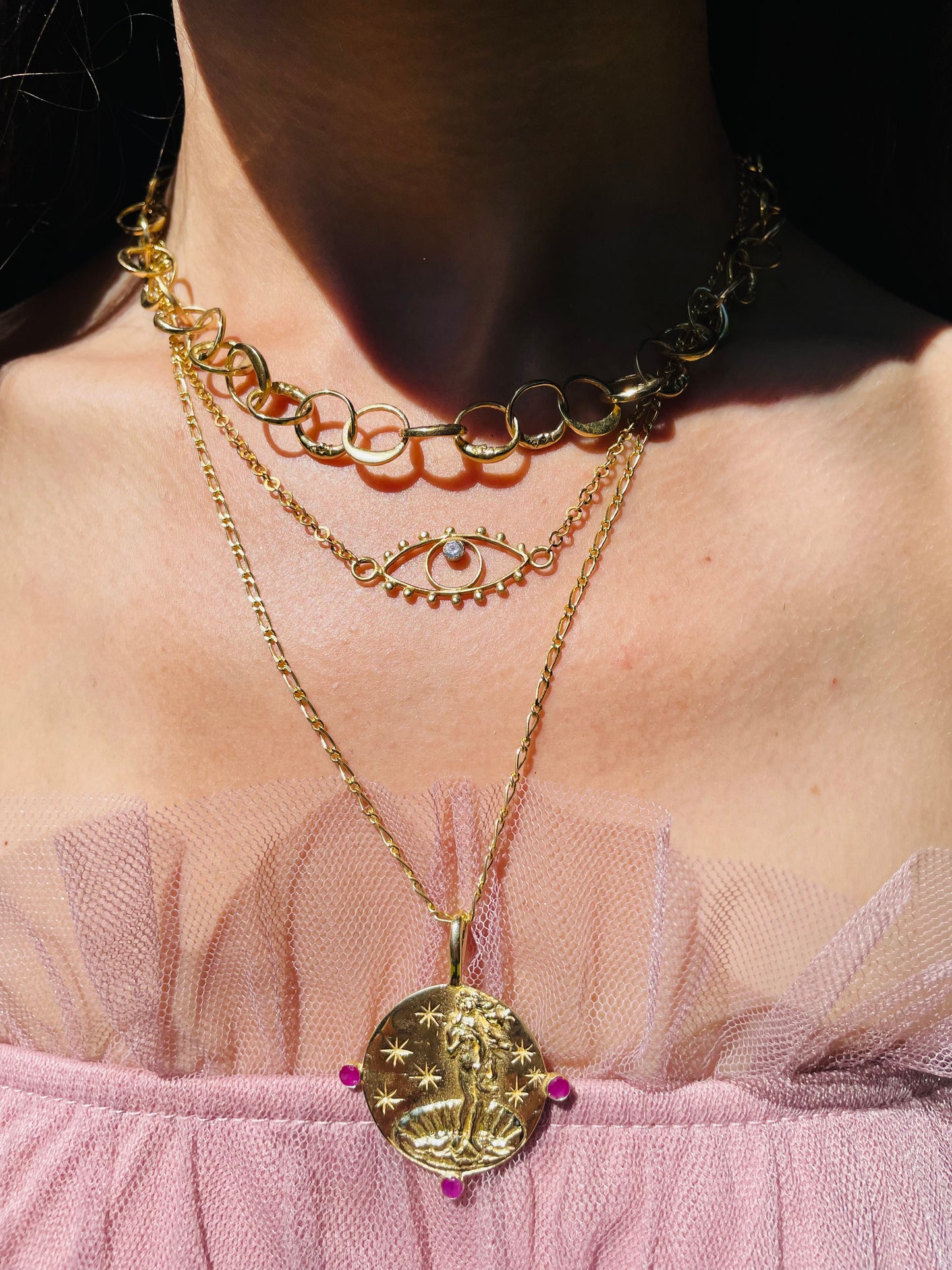 eclipse gold chain necklace styling